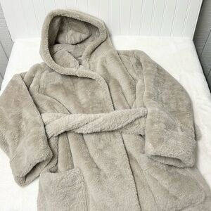 Pottery Barn Double sided faux fur robe small